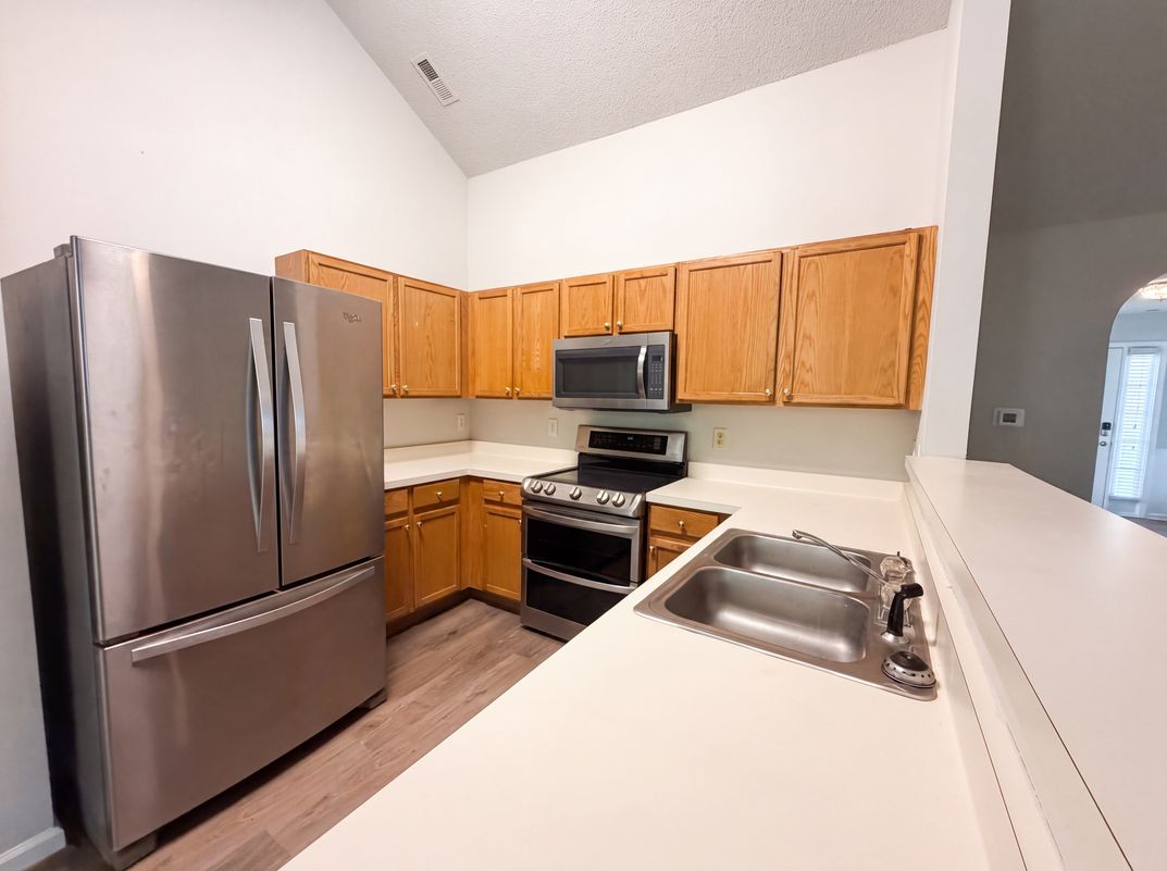 Property photo 2 of 4536 Drewbridge Way