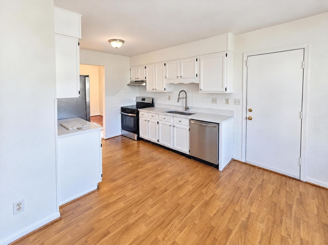 Property photo 2 of 12801 Peachleaf Ct