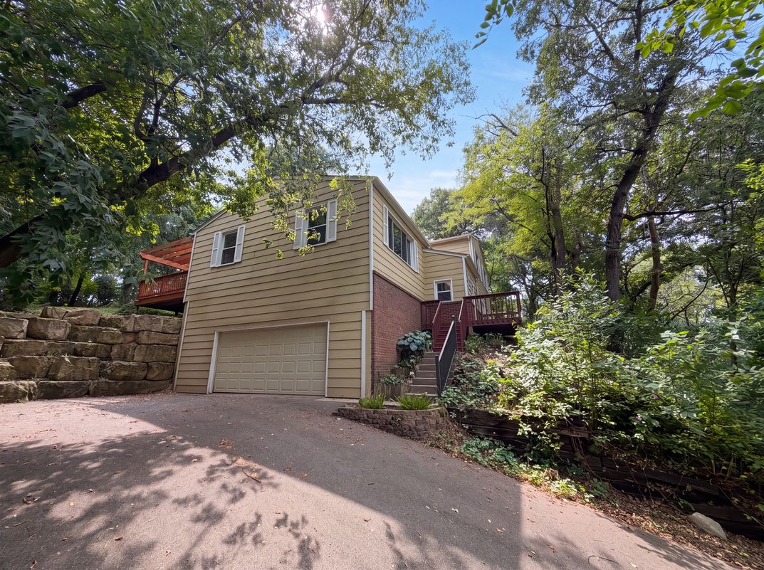 Property photo 1 of 2509 Oakwood Dr
