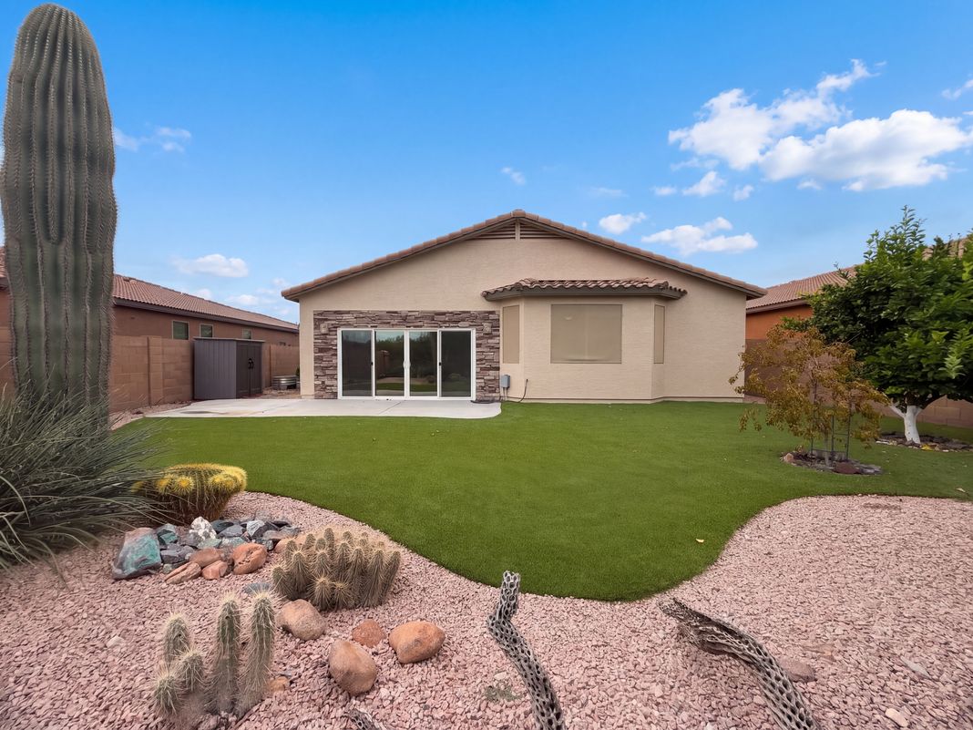 Property photo 2 of 47703 N Camino Del Sol