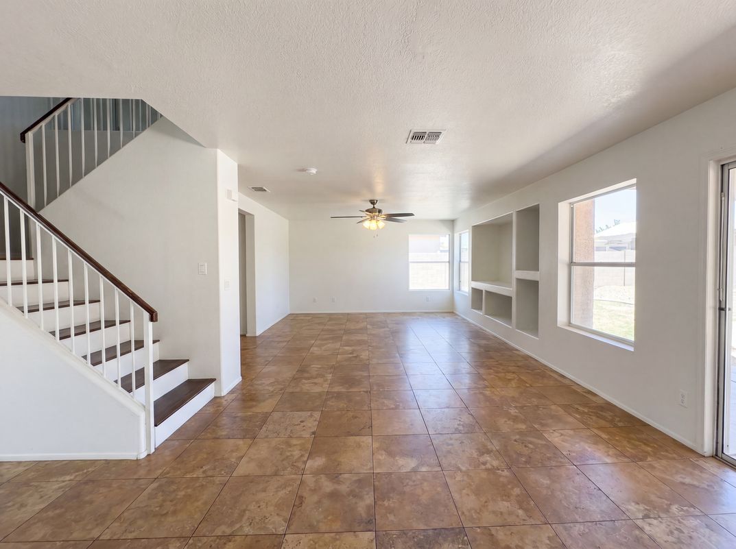 Property photo 3 of 10860 W Lone Cactus Dr