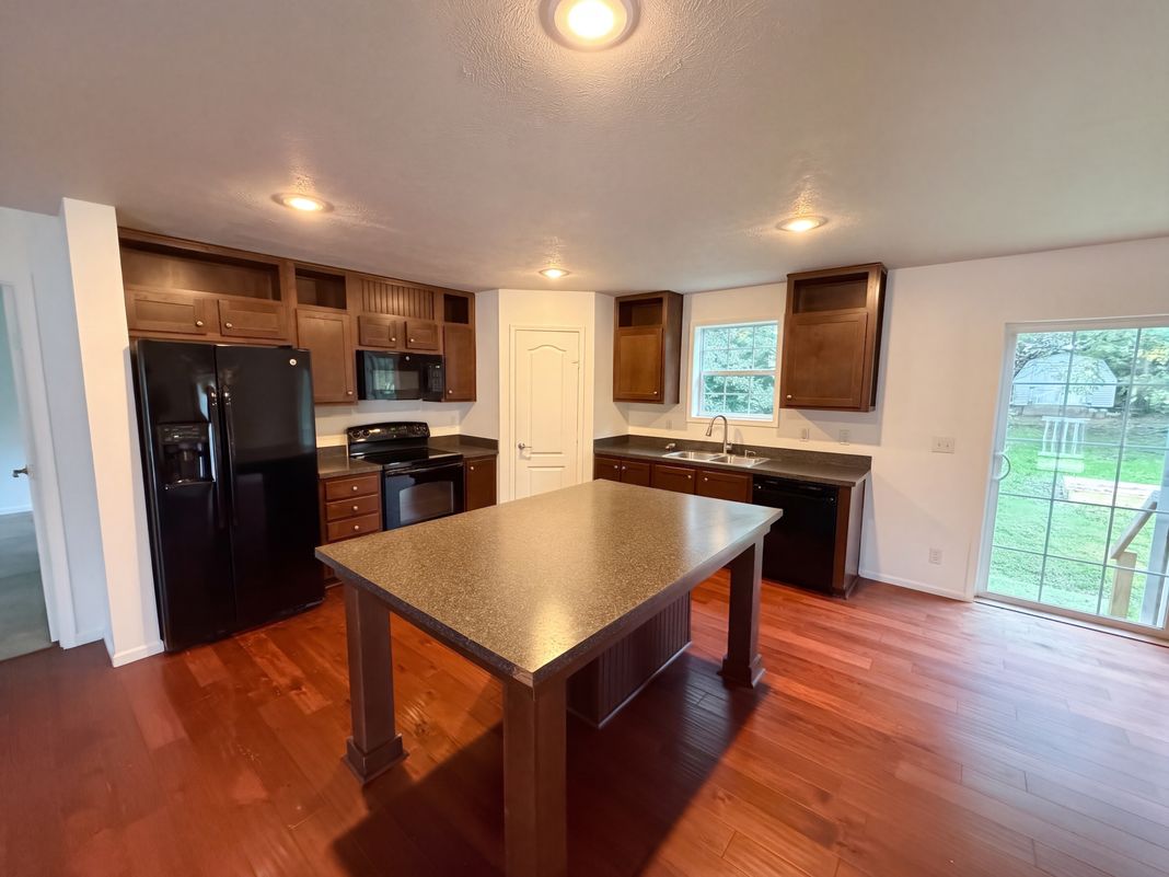 Property photo 2 of 3911 W Forrest Park Dr