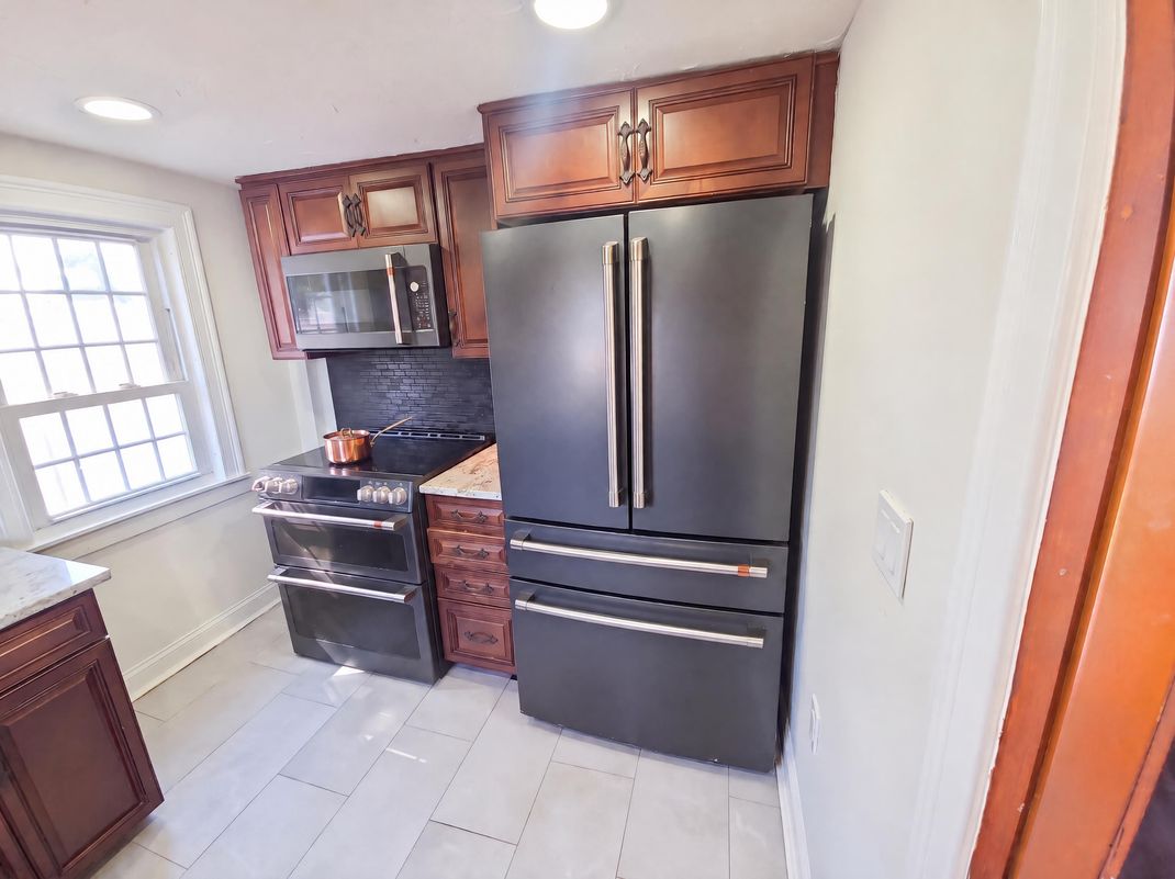 Property photo 2 of 1026 Forbes St