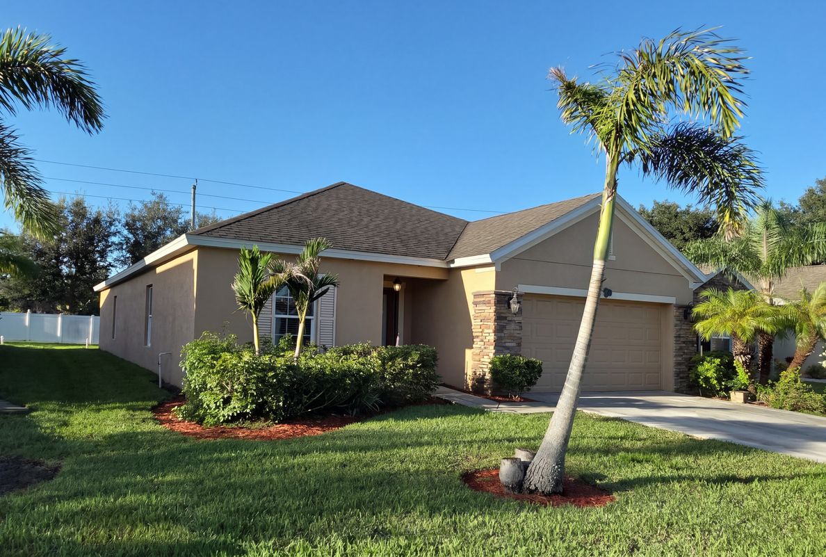 Property photo 1 of 8195 Westfield Cir