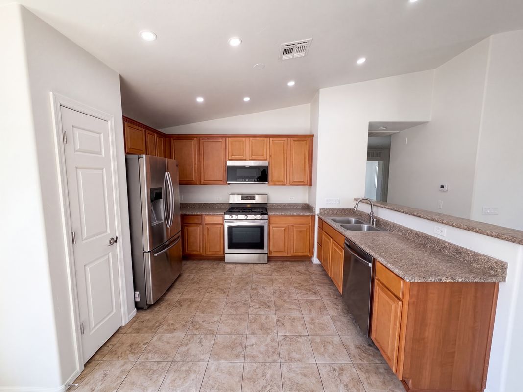 Property photo 2 of 6550 W Wolf Valley Way