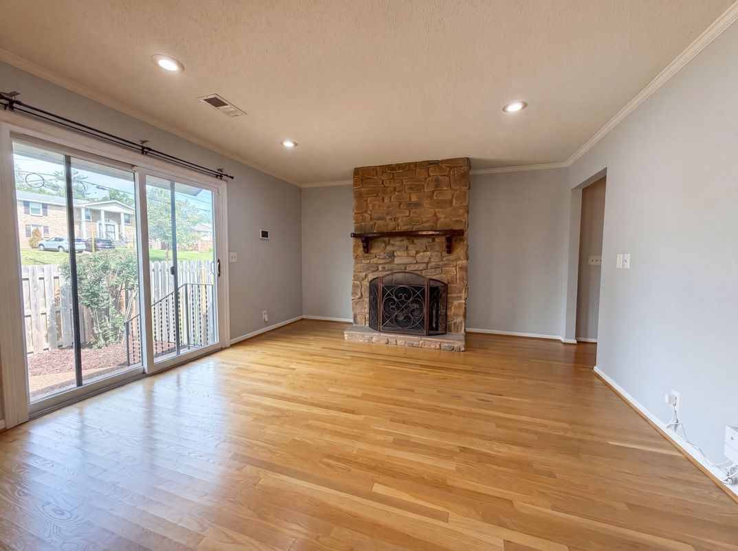 Property photo 3 of 1014 Heritage Dr