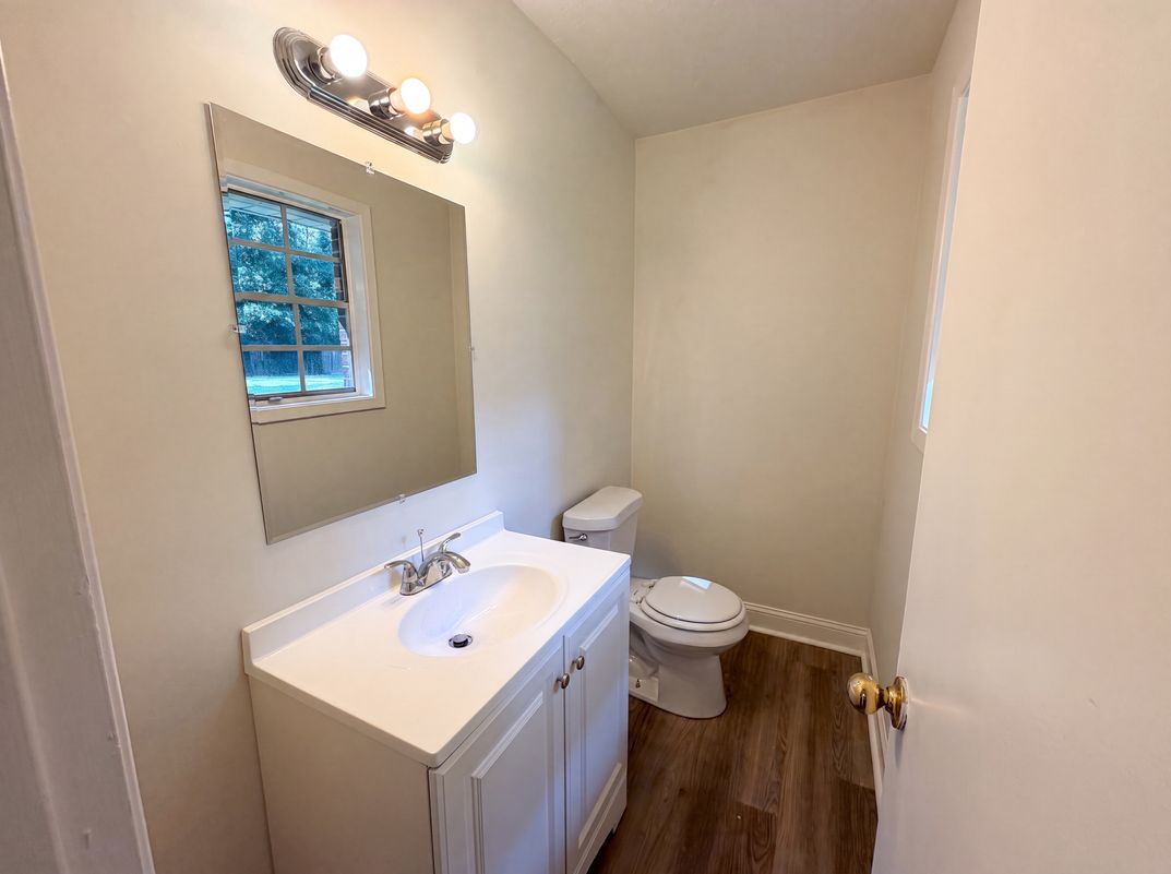 Photo 11 of 19 of 1375 NW South Hicks Cir, Conyers, GA