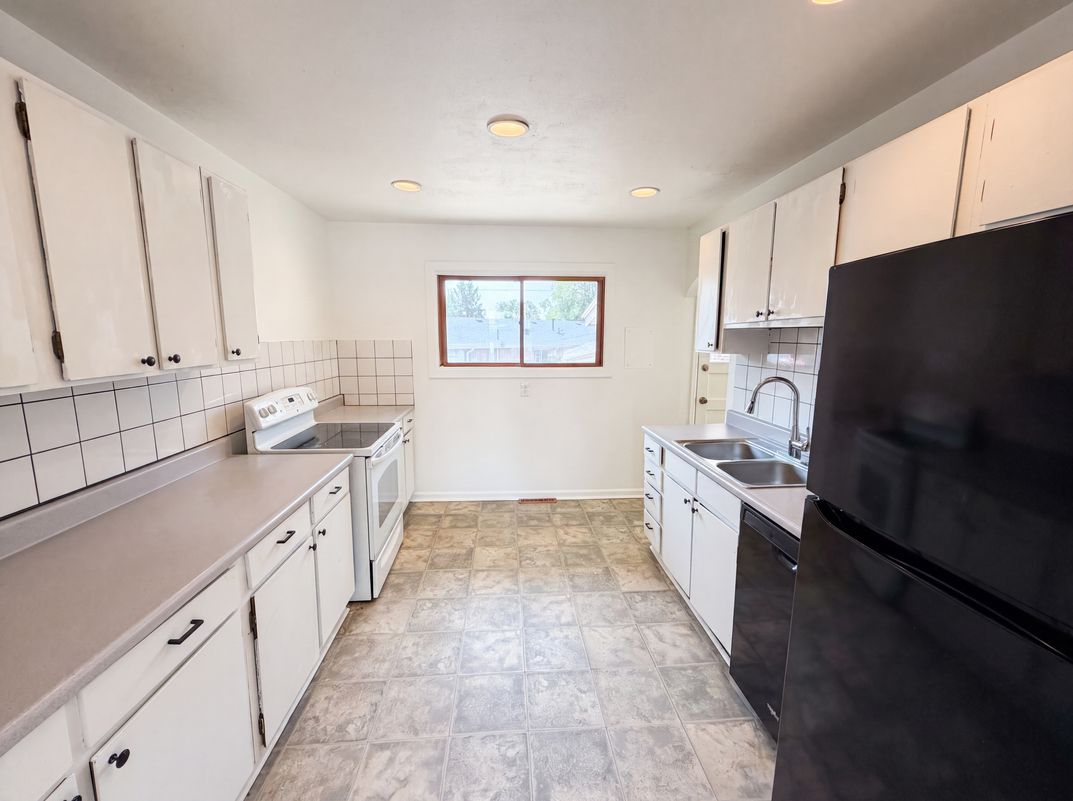 Property photo 2 of 9190 Cypress Dr