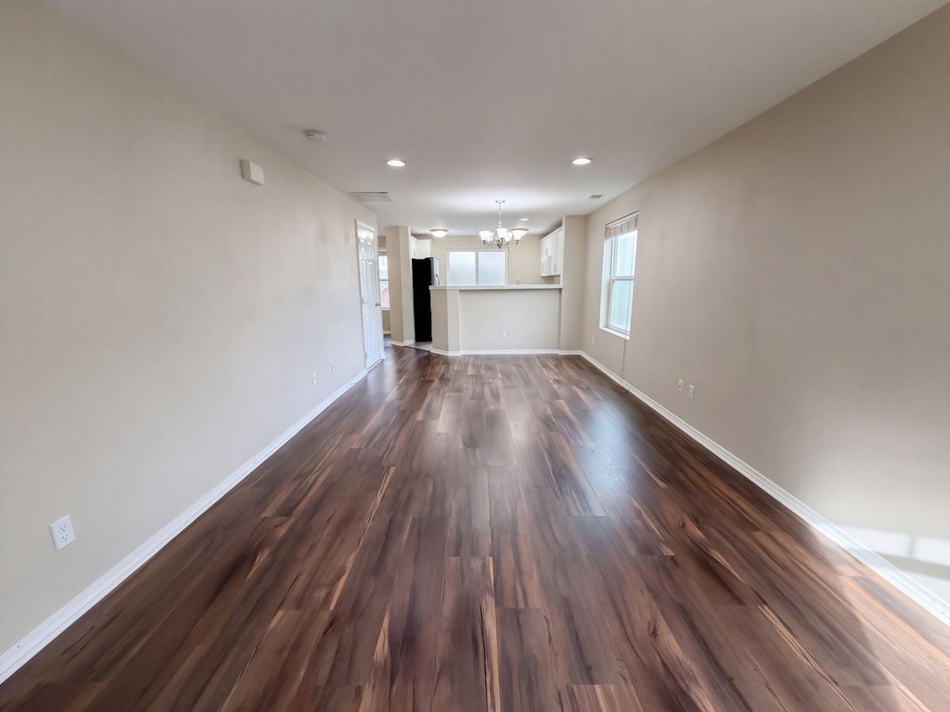 Property photo 3 of 571 SW 207th Ave