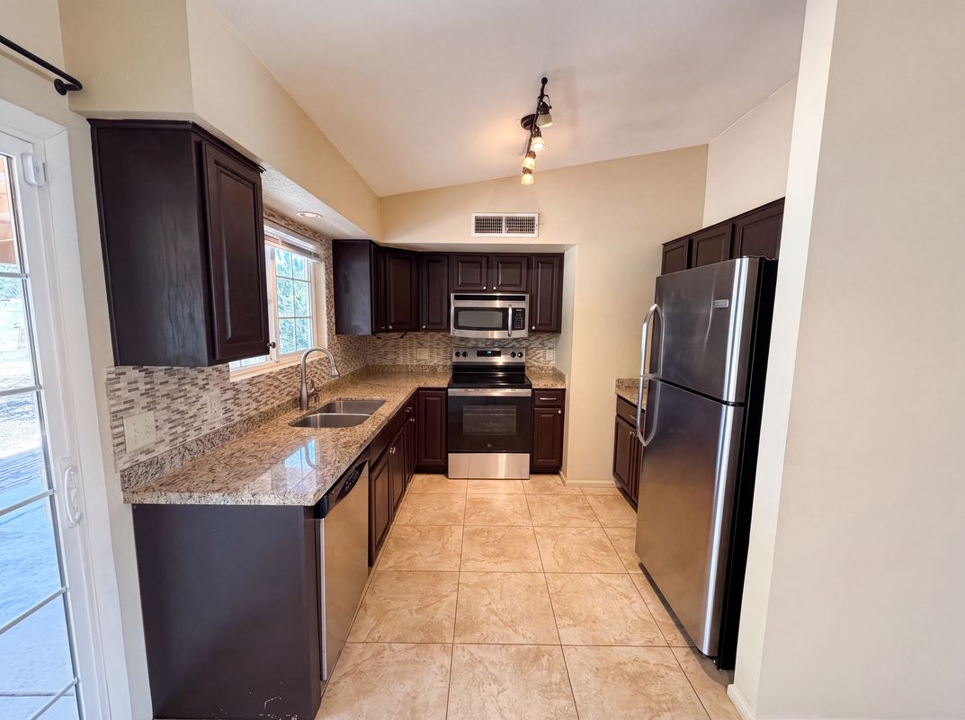 Photo 2 of 21 of 6081 N Curry Ave, Tucson, AZ