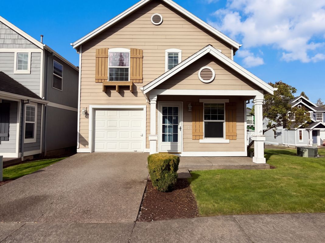 Property photo 1 of 571 SW 207th Ave