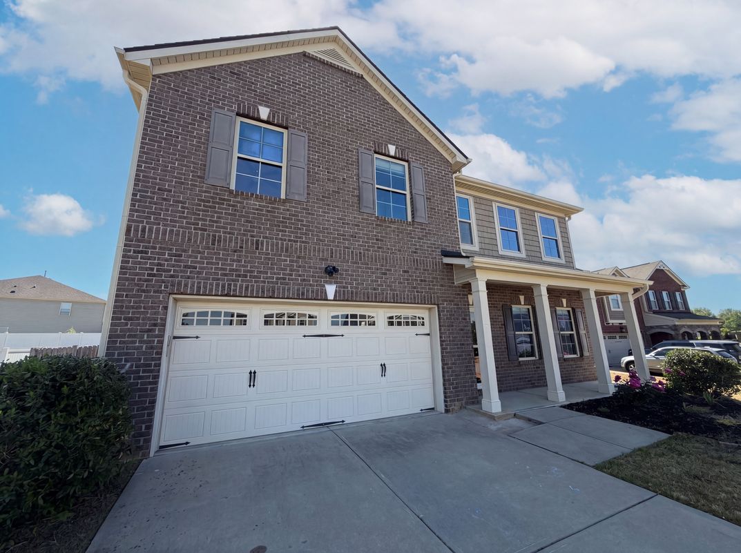 Property photo 1 of 1305 Ivey Grove Ct