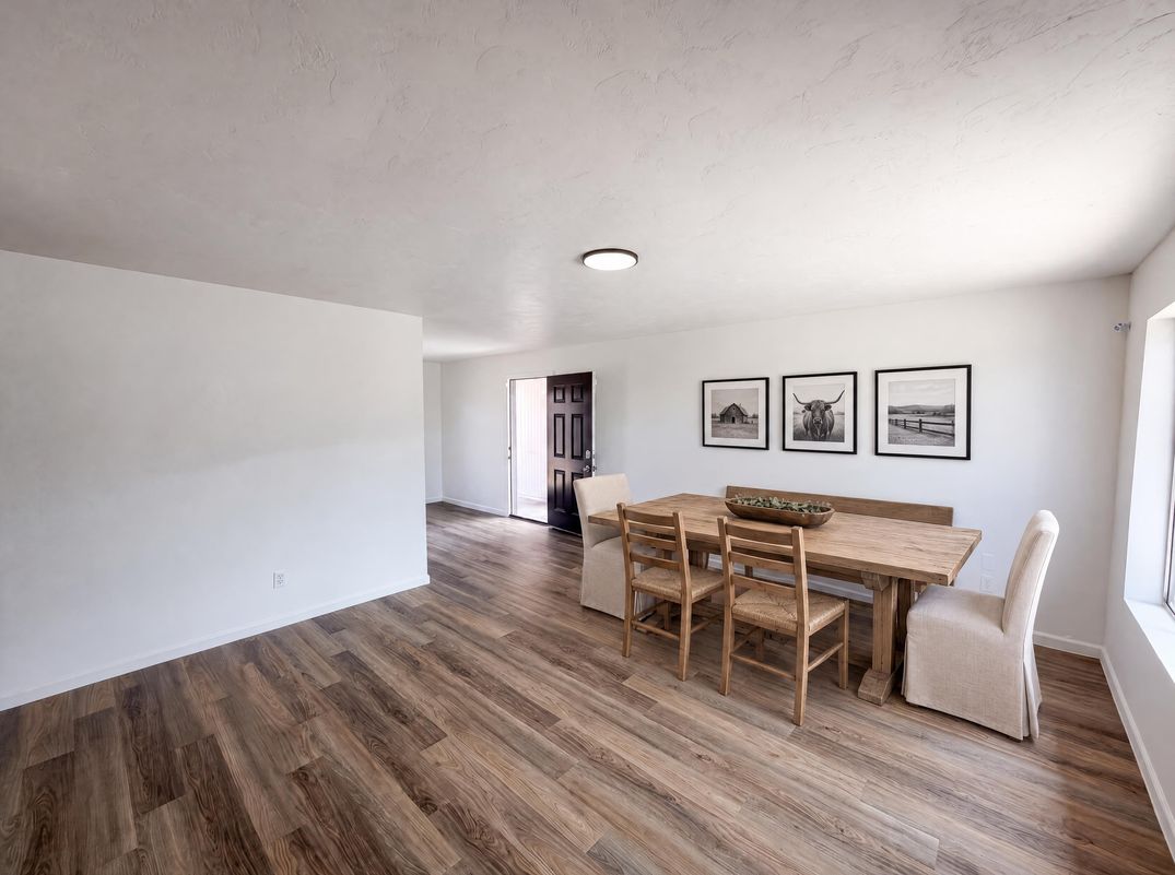 Property photo 3 of 402 W District St