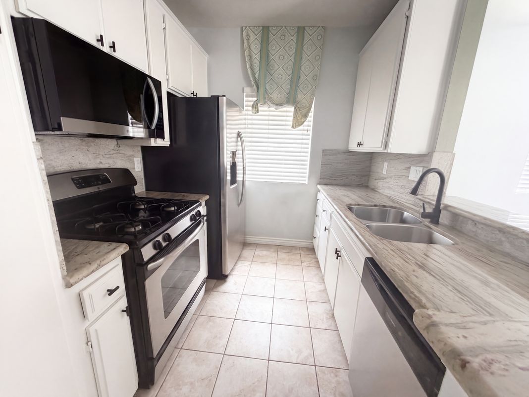 Property photo 2 of 68 Maegan Pl Apt 4