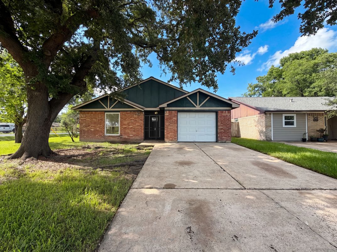 Property photo 1 of 703 Midland Ct