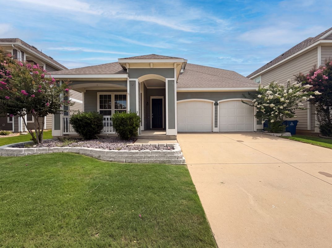Property photo 1 of 9165 Blackstone Dr