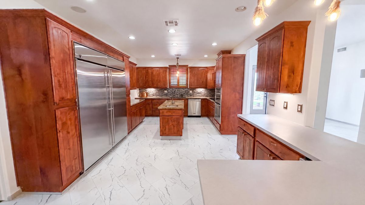 Property photo 1 of 8515 N 192nd Ave