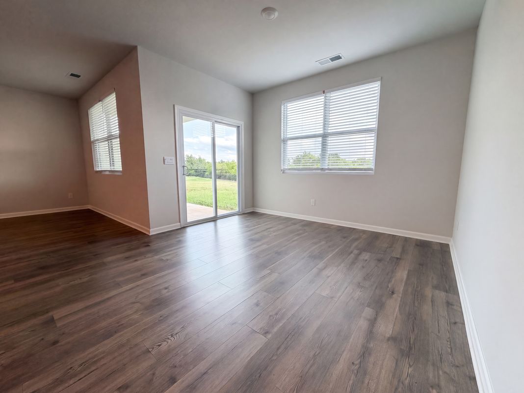 Property photo 3 of 4204 Miranda Pl