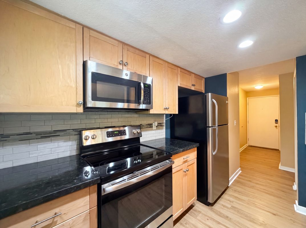 Photo 2 of 20 of 10132 SW Trapper Ter, Beaverton, OR
