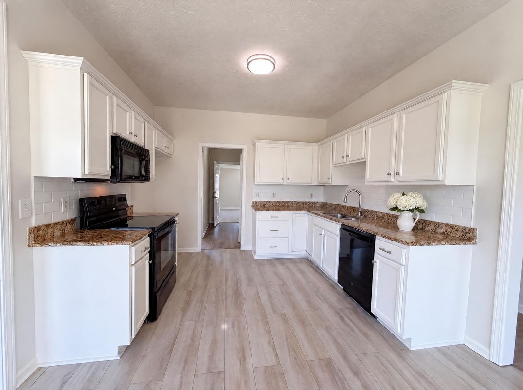 Property photo 2 of 425 Long Creek Dr