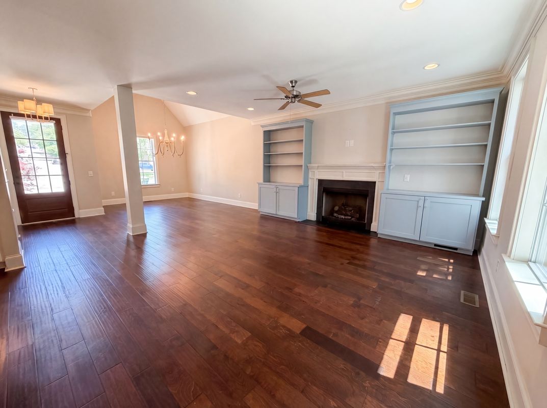 Property photo 3 of 1901 Parrish Dr