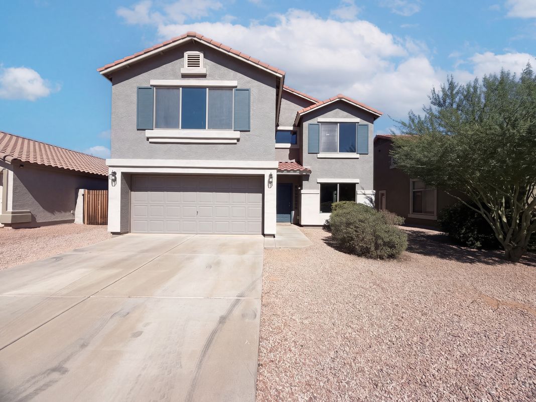 Property photo 1 of 786 W Mesquite Tree Ln