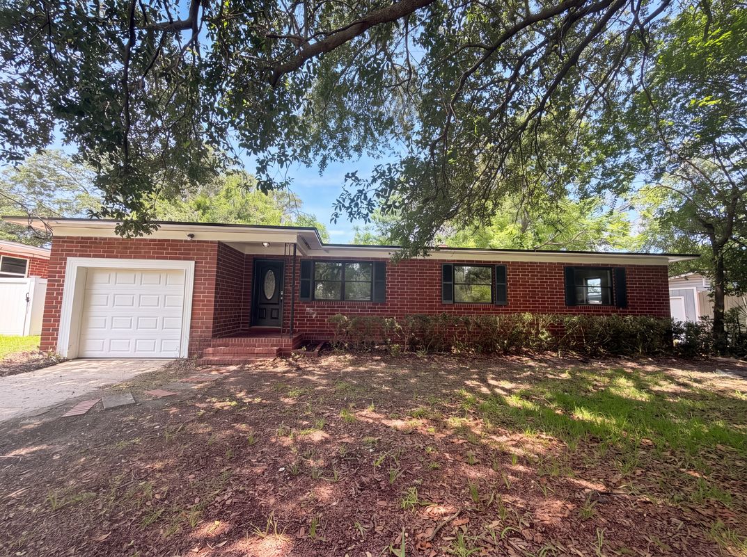 Property photo 1 of 6309 Pine Cove Ln