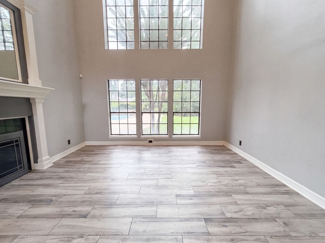 Property photo 2 of 6127 Willowcrest Ct