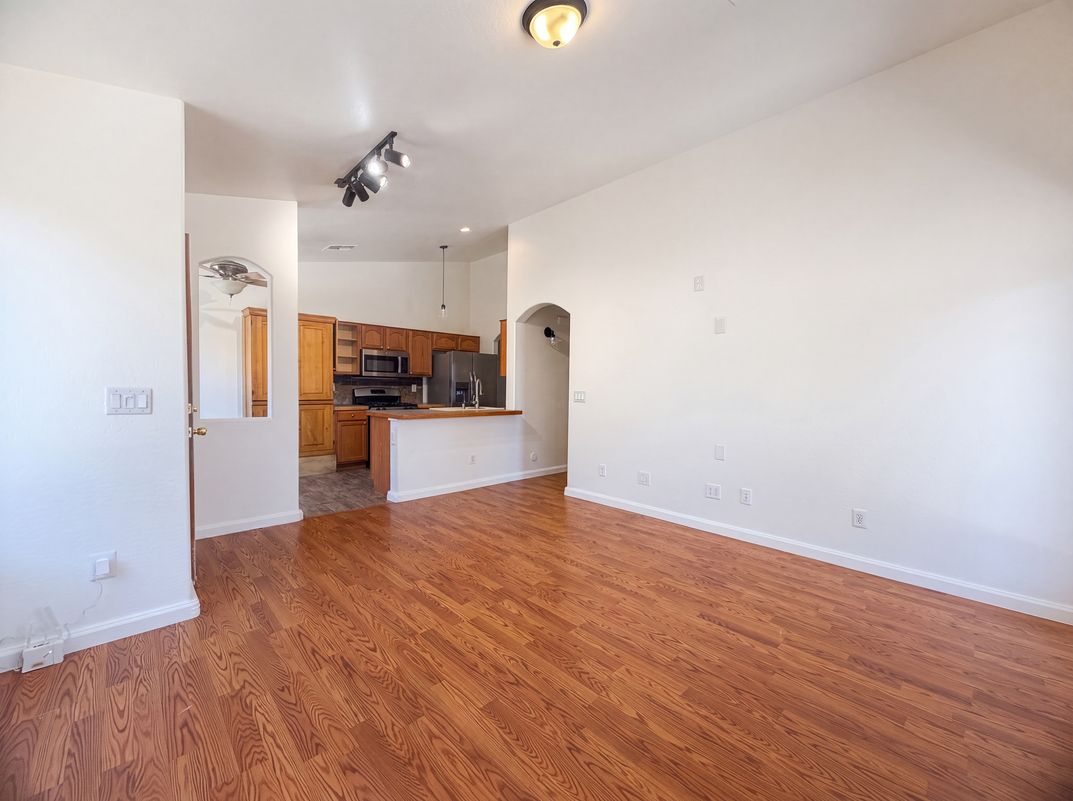 Photo 3 of 17 of 1321 W Matthews Dr, San Tan Valley, AZ