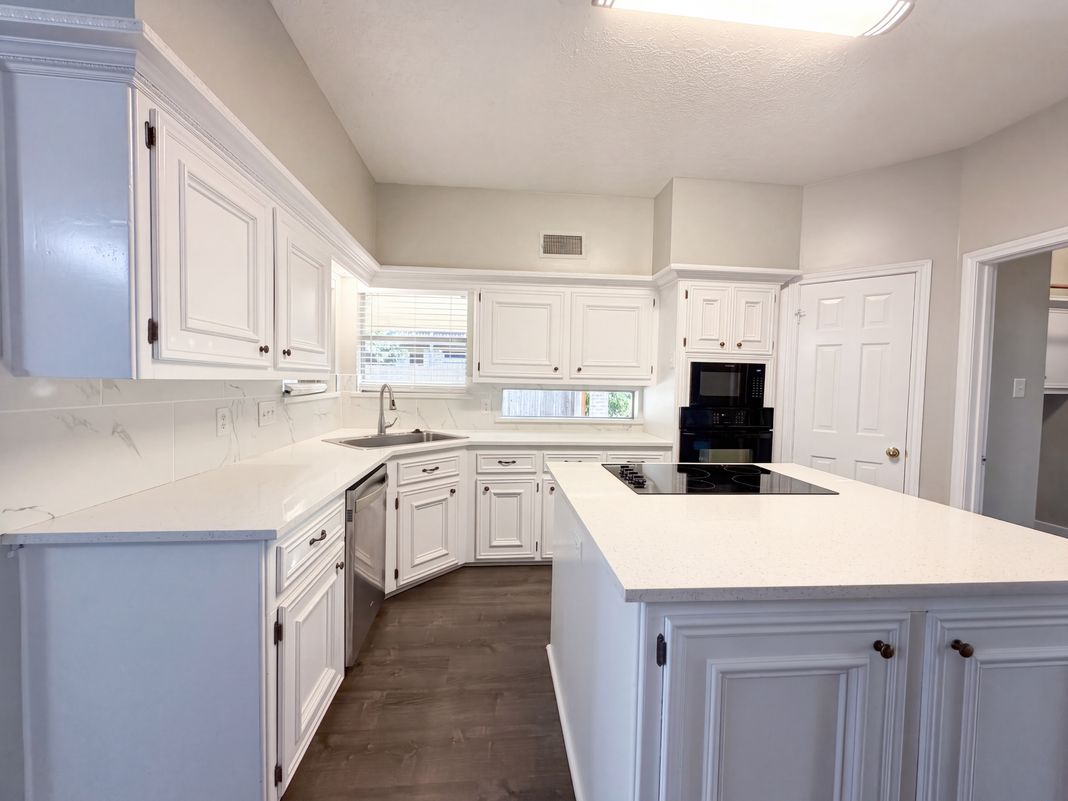 Property photo 3 of 9118 Tepee Trl