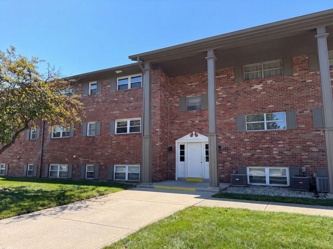 Property photo 1 of 3135 E 52nd St Unit E