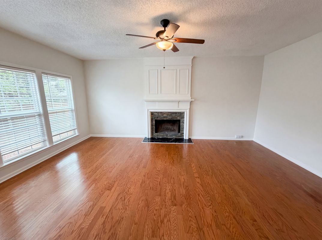 Property photo 3 of 3935 Lake Lanier Dr