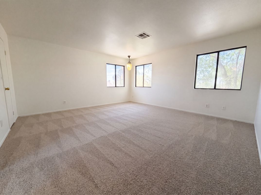 Photo 10 of 28 of 2801 Autumn Haze Ln, Las Vegas, NV