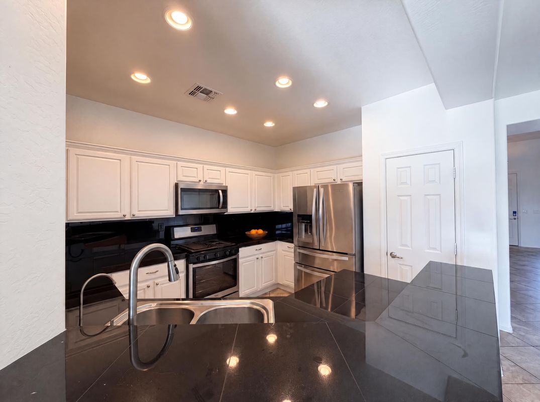Property photo 2 of 38034 N Hudson Trl