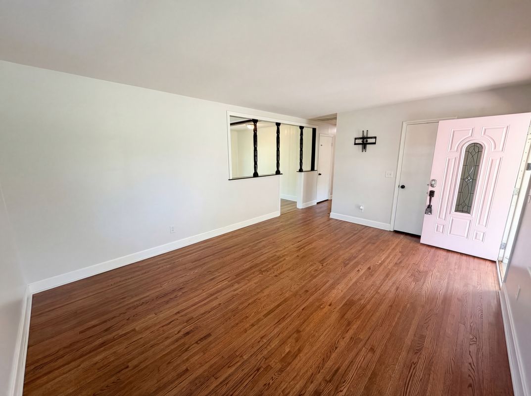 Property photo 3 of 6621 Starcrest Dr