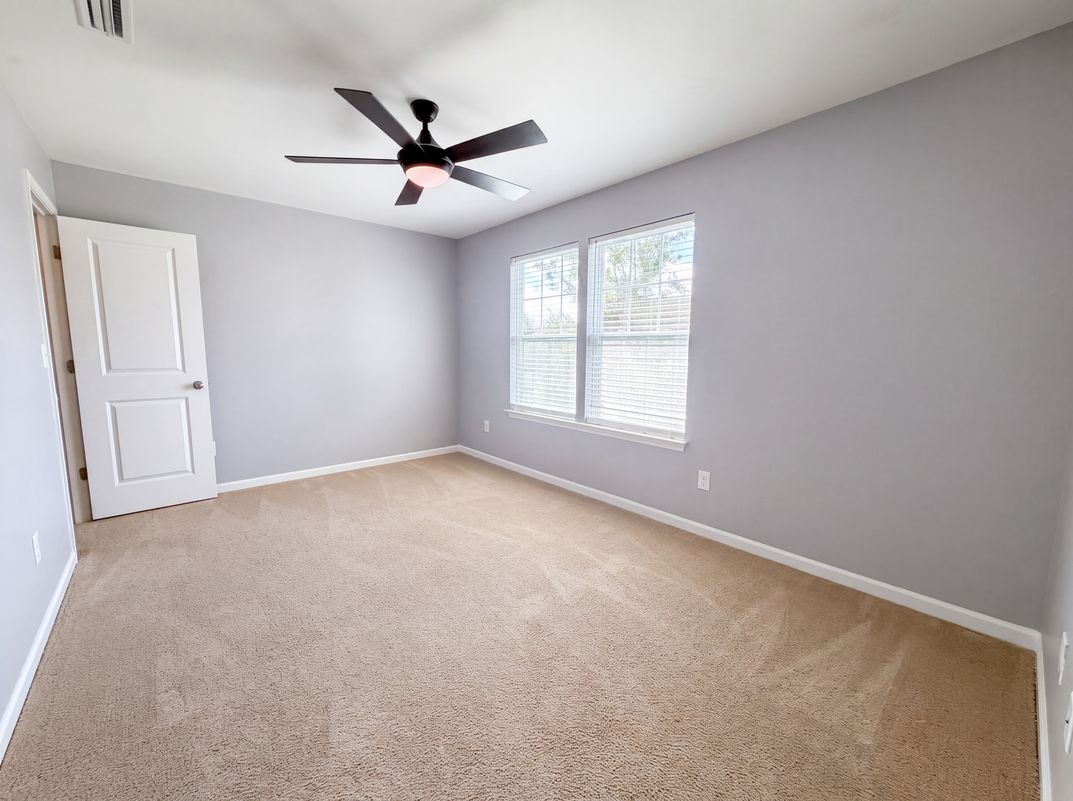 Photo 11 of 19 of 2618 Courtland Dr, Clover, SC