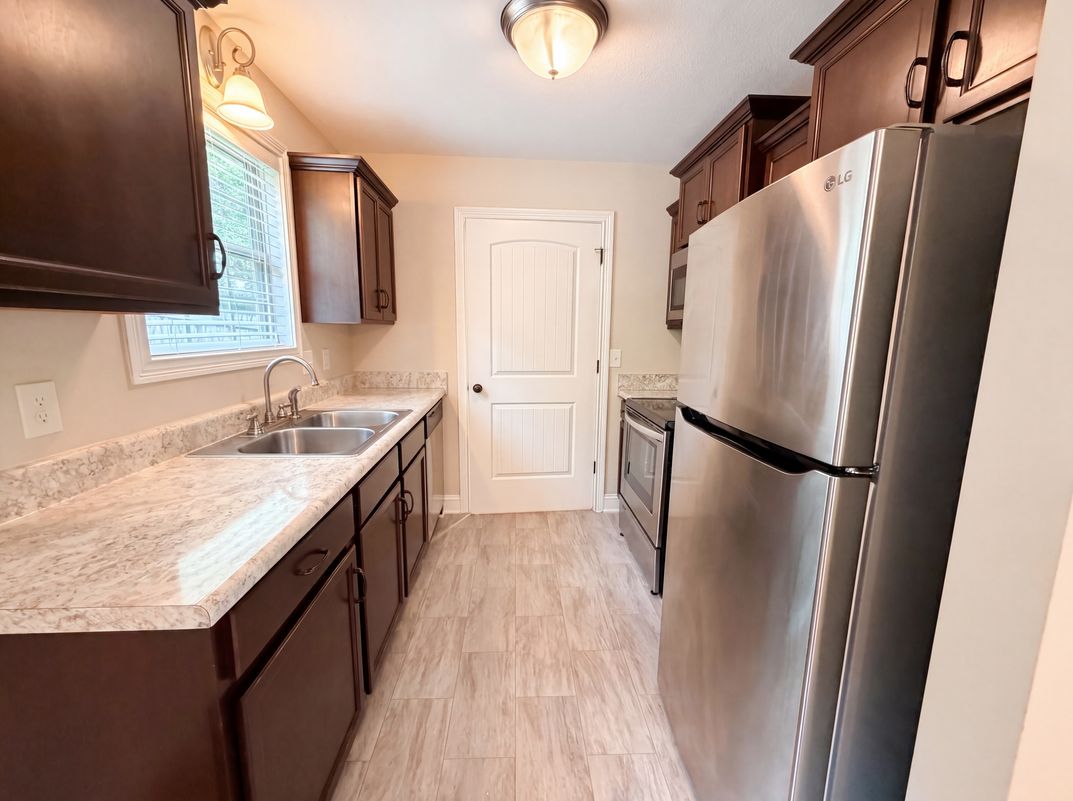 Property photo 2 of 741 Inver Ln