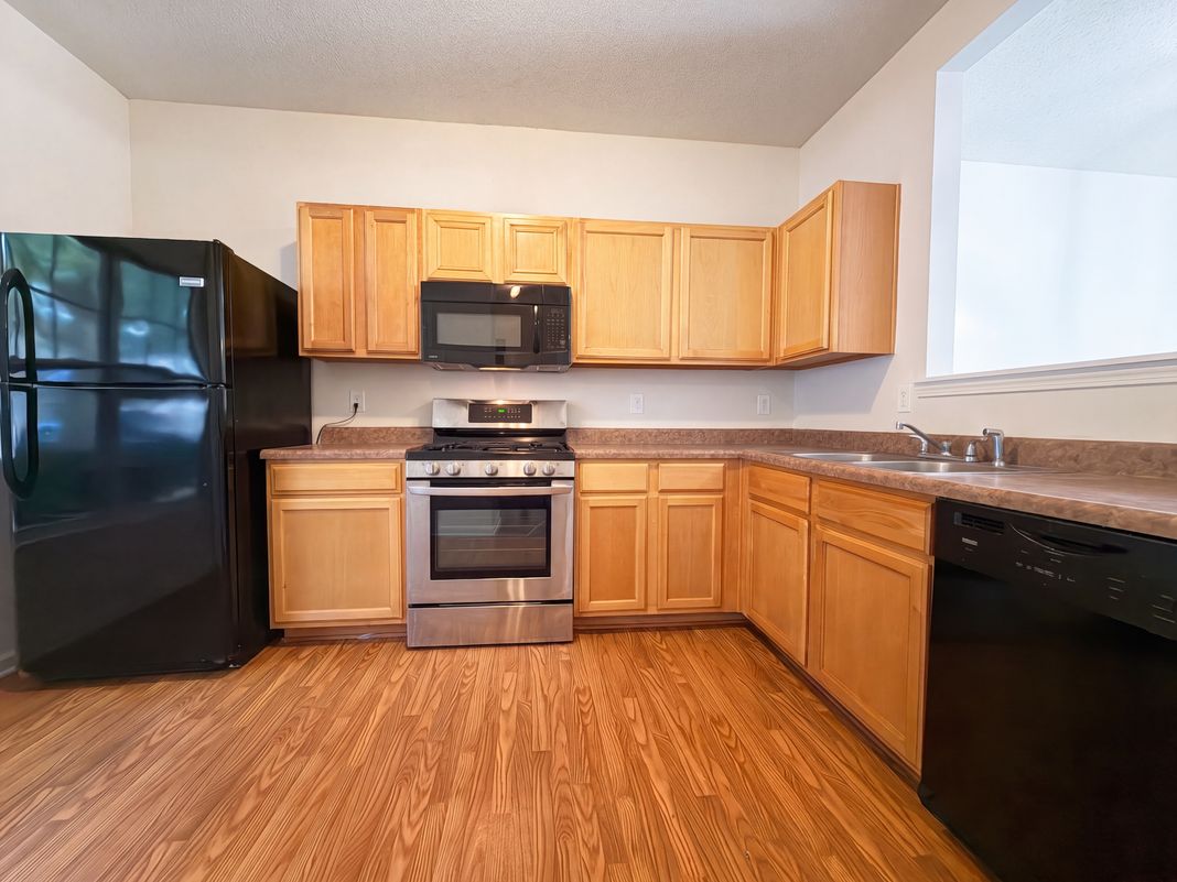 Property photo 2 of 1689 Broad River Rd