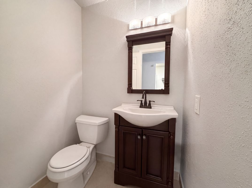 Photo 10 of 18 of 2503 McCue Rd, Houston, TX