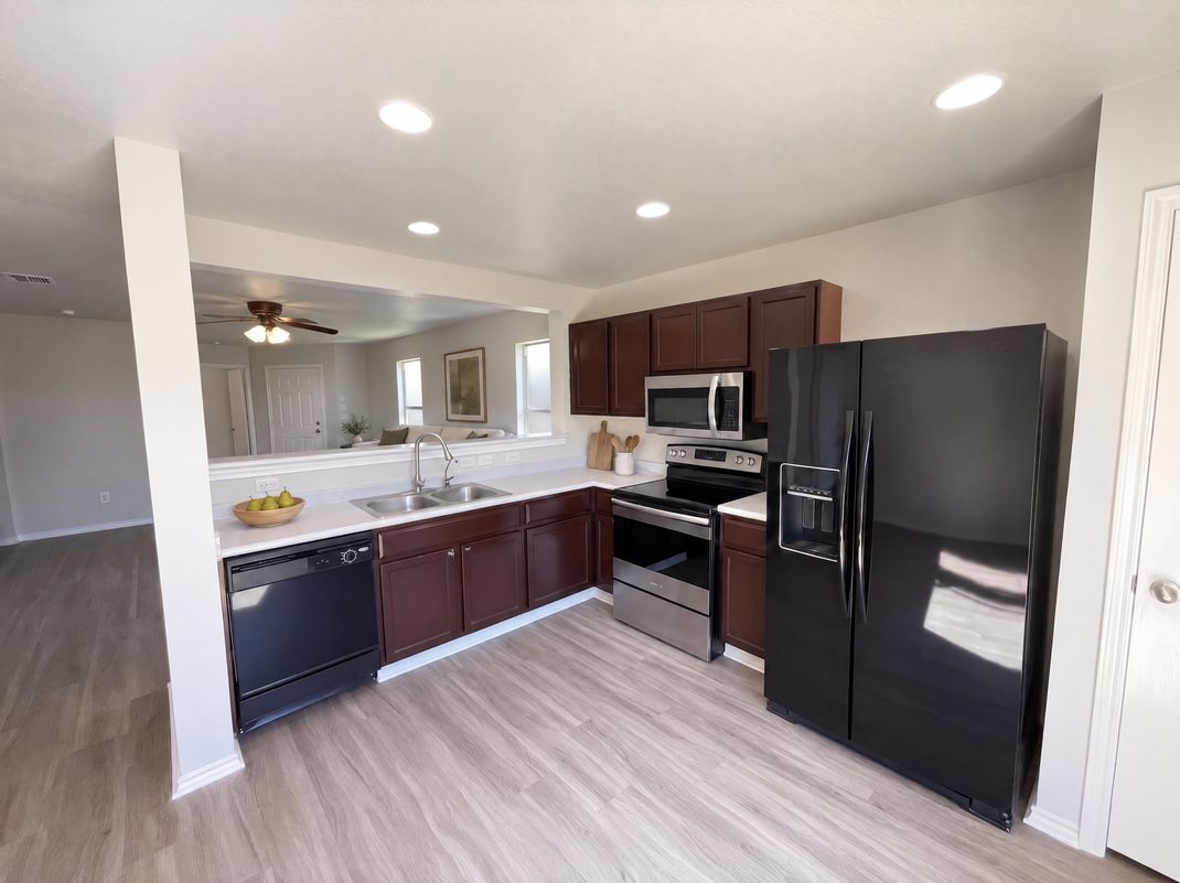 Property photo 2 of 10146 Maple Rnch