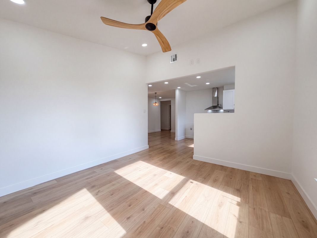 Property photo 3 of 606 E Langley Blvd