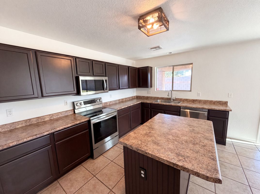 Photo 8 of 27 of 11244 W Massey Dr, Marana, AZ