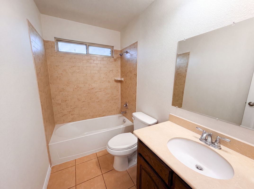 Photo 18 of 22 of 1217 Maverick Ln, Royse City, TX
