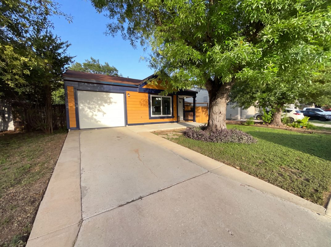 Property photo 1 of 6226 Valley Castle