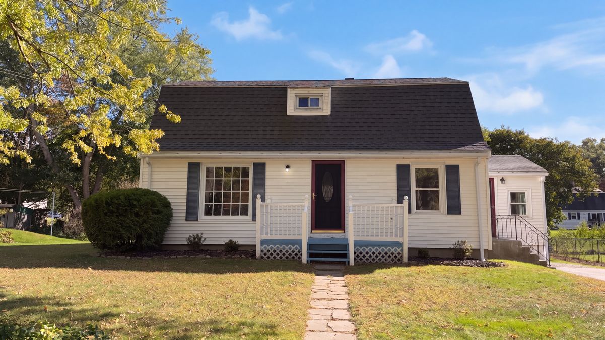 Property photo 1 of 15 Linden St