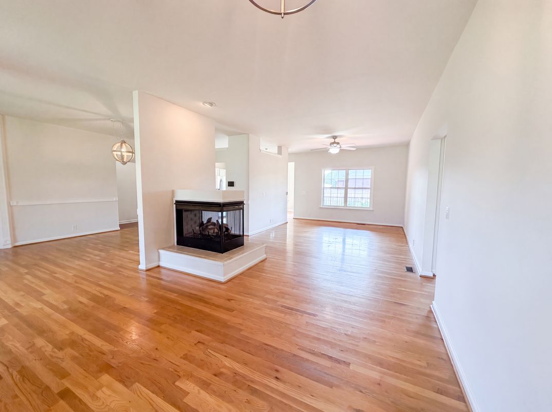 Property photo 3 of 1727 Joben Dr