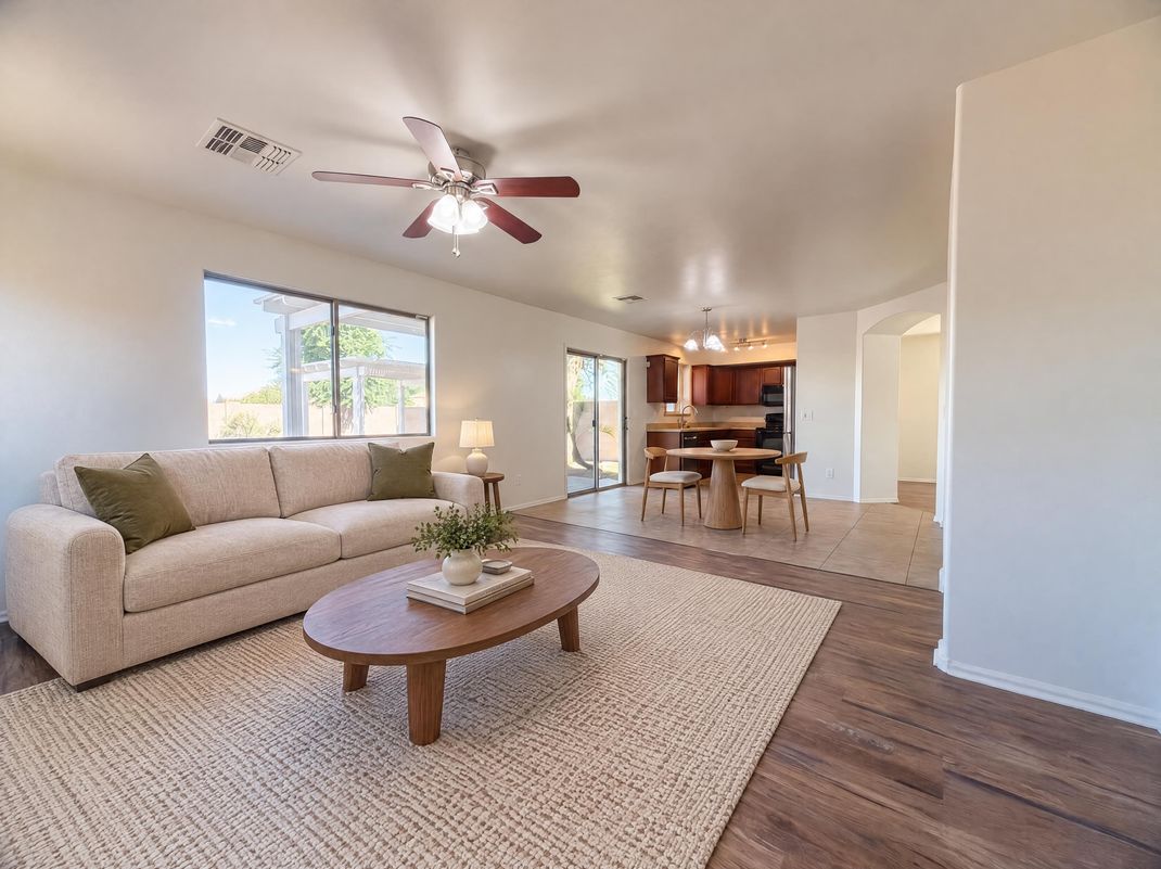 Property photo 3 of 786 W Mesquite Tree Ln
