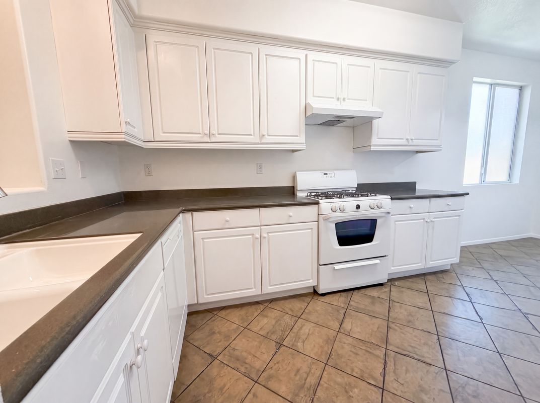 Property photo 2 of 39180 Anchor Bay Unit A