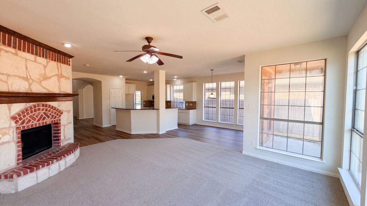Property photo 3 of 610 Louder Way