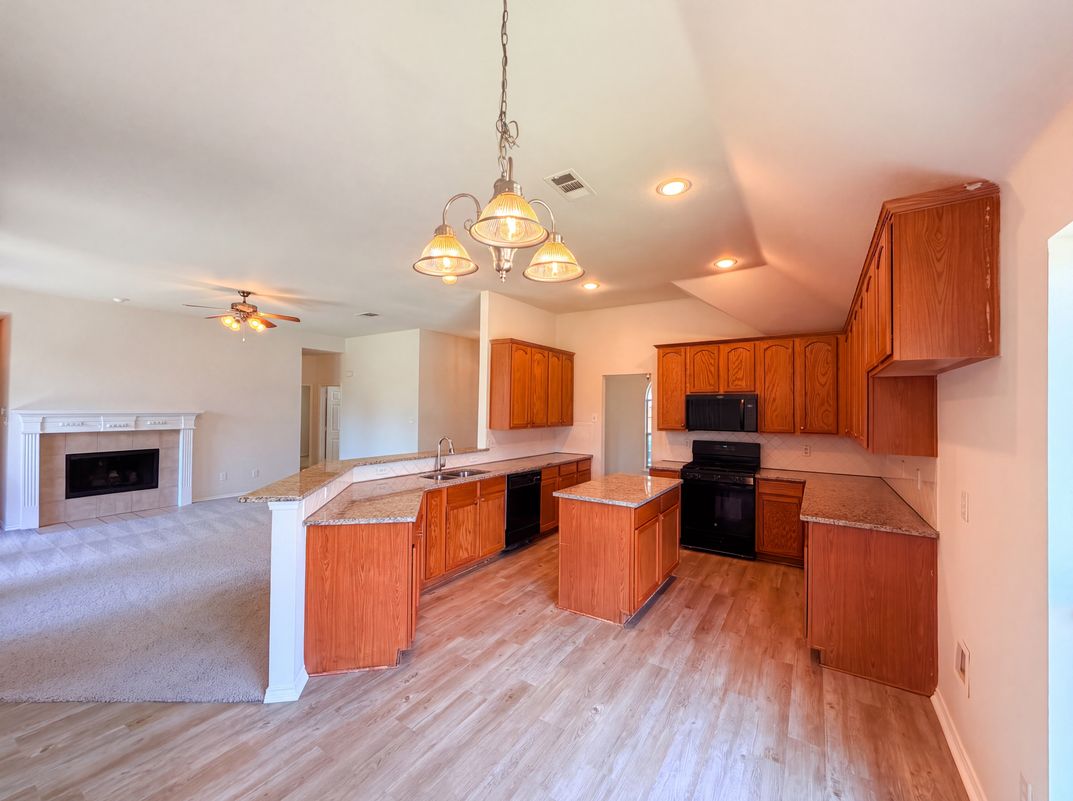 Property photo 2 of 6401 Marquett Dr